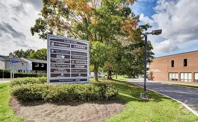 1150 MORRISON Drive 200, Parkway Park - Queensway Terrace S and Area, ON K2H 8S9
