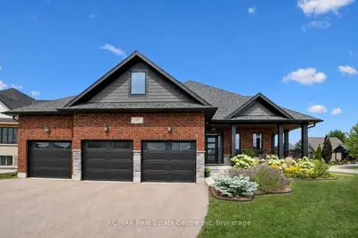 58 Carriage Crossing, Mapleton, On N0g 1p0