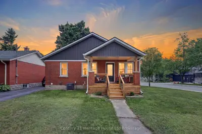 Detached in Woodstock