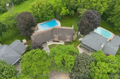 8 Berkley Place, Guelph, On N1e 1e6
