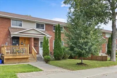 Att/Row/Townhouse in Overbrook - Castleheights and Area