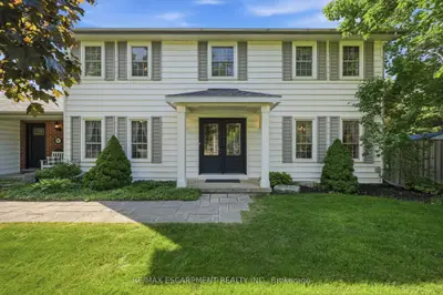 1 Meander Close, Hamilton, On L0r 1h1
