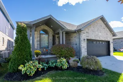 2591 7th Avenue E, Owen Sound, On N4k 6v1
