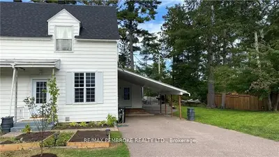 16 WOLFE Avenue, Deep River, ON K0J 1P0