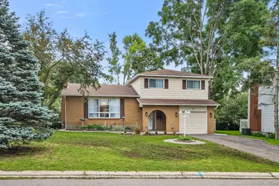 Detached in Mississippi Mills