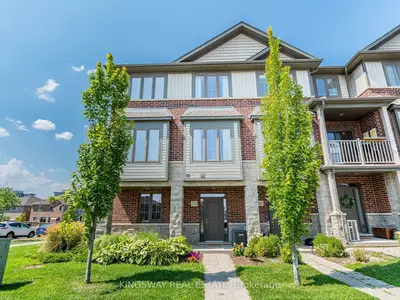 Condo Townhouse in Hamilton