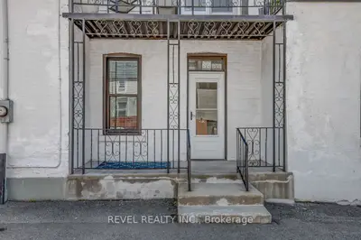 52 Lebreton Street N, West Centre Town, On K1r 7h4