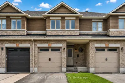 Att/Row/Townhouse in Kanata
