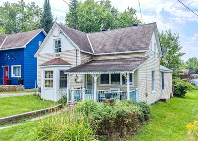 34 Young Street, Bracebridge, On P1l 1g7