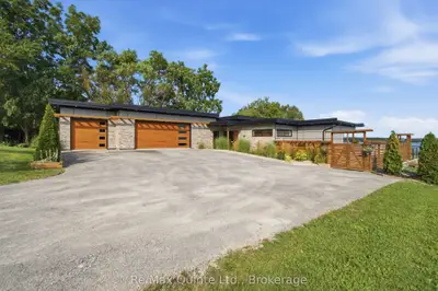 8 Bayview Point Road, Prince Edward County, On K8n 4z1