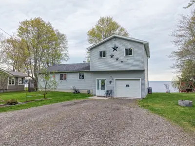 Detached in North Bay