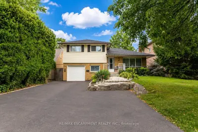 120 Stone Church Road W, Hamilton, On L9b 1a3