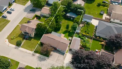 Detached in Minto