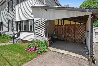 77 Russell Street E, Smiths Falls, On K7a 1g8