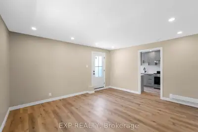 Triplex in Brighton