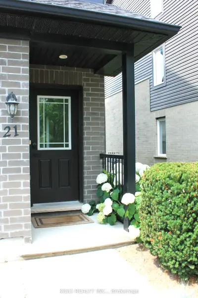 12 Poplar Drive 21, Cambridge, On N3c 0g4