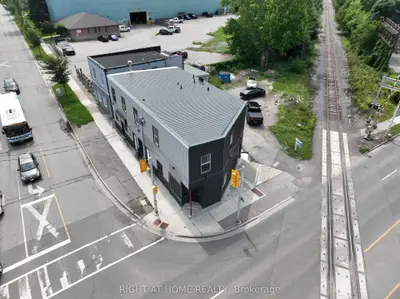 697 Hale Street, London East, On N5w 1j1