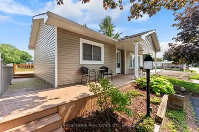 23 Pebble Beach Parkway, South Huron, On N0m 1t0