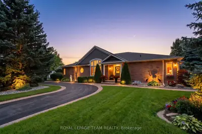 Semi-Detached in Blossom Park - Airport and Area