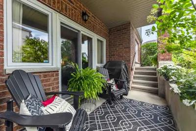 241 Crestway Drive C, Barrhaven, On K2g 0a9