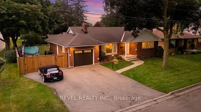 Detached in Brantford