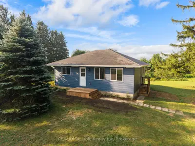 Detached in Huron East