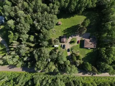 Detached in Thunder Bay