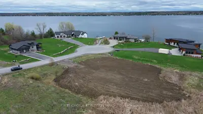 4 S Shoreside Way S, Augusta, On K6v 5t1