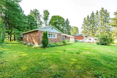 20 Meadowbrook Drive, Laurentian Valley, On K8a 7c3