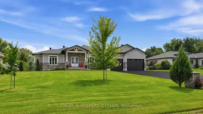 1914 CEDARLAKES Way, Greely - Metcalfe - Osgoode - Vernon and Area, ON K4P 0E4