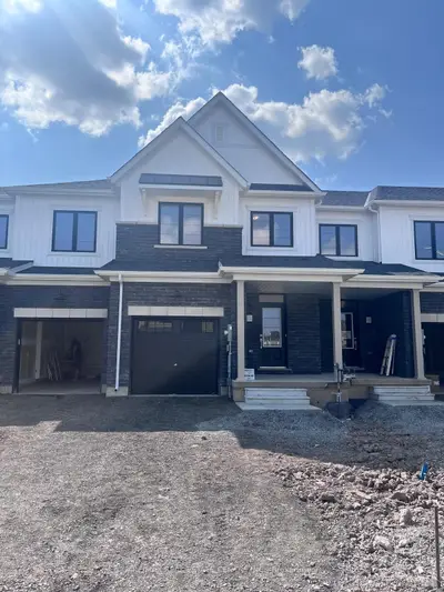 Att/Row/Townhouse in Welland