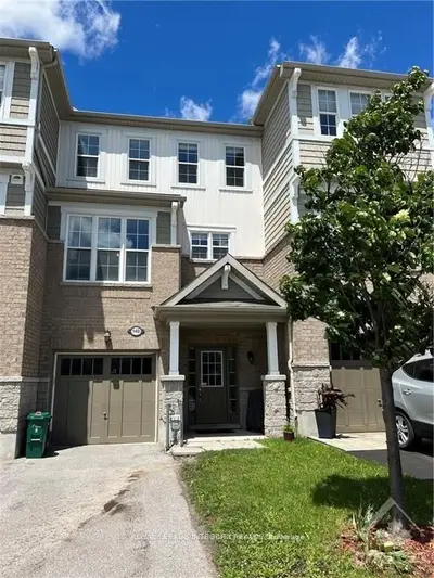Att/Row/Townhouse in Kanata