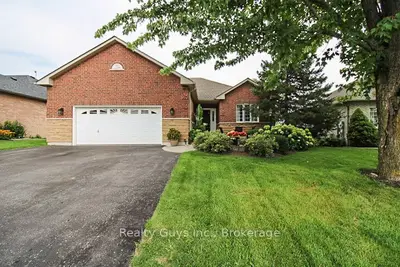 16 Crescent Moon Lane, Kawartha Lakes, On L0c 1g0