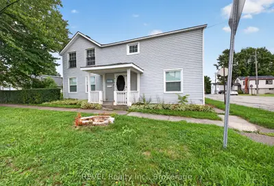 Detached in Niagara Falls