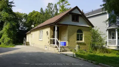 15 CHARLES Street, London North, ON N6H 1H2