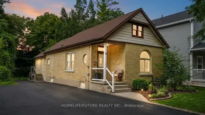 15 CHARLES Street, London North, ON N6H 1H2