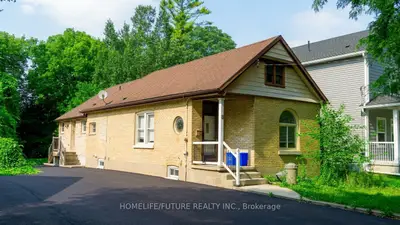 15 CHARLES Street, London North, ON N6H 1H2