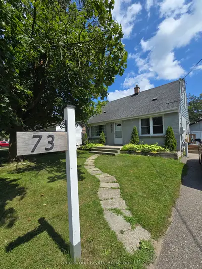 Detached in Woodstock