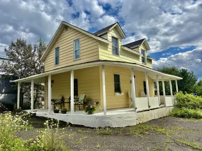 6a & 6b Mountainview Drive, Temagami, On P0h 2h0