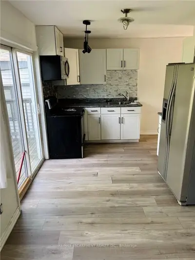 218 East 8th Street, Hamilton, On L9a 3l8