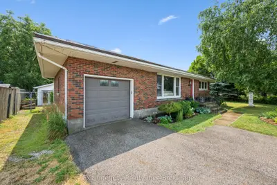 1065 Erie Street, Stratford, On N5a 6s4