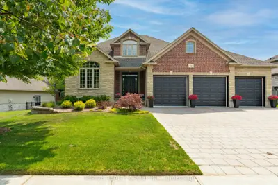 Detached in Middlesex Centre