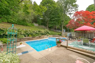 39 Wagoners Trail, Guelph, On N1g 3m9