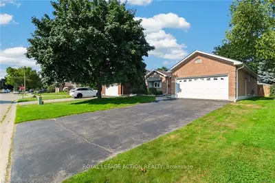 Detached in Brantford