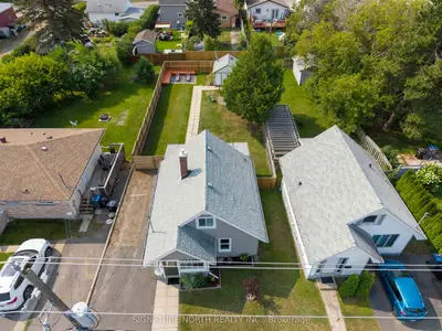 Detached in Thunder Bay