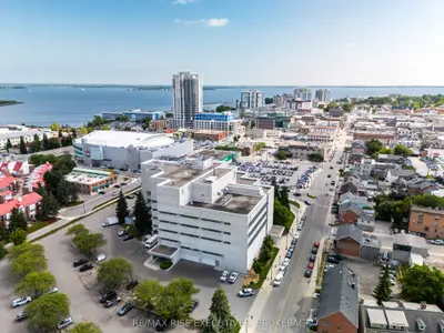 49 Place D' Armes 505, Kingston, On K7k 6e1