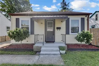 Detached in Brantford