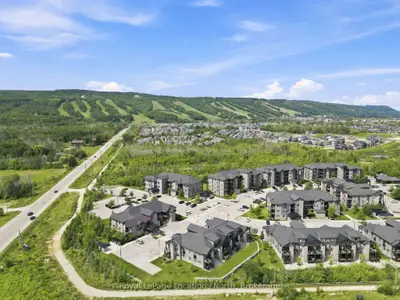 21 Beckwith Lane 206, Blue Mountains, On L9y 3b6