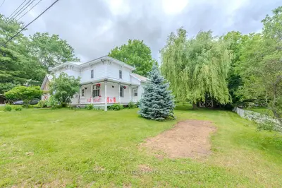 27 West Street W, Stone Mills, On K0k 1z0