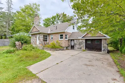 Detached in Deep River